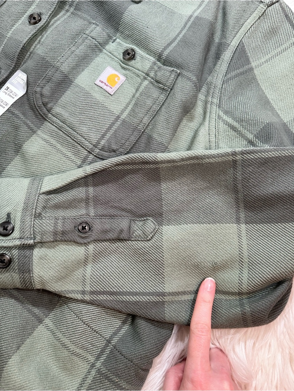 Carhartt • Women’s Loose Fit Cotton Twill Plaid Shacket - Picture 7 of 13